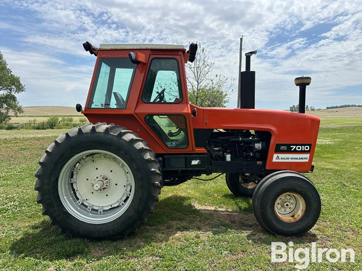 1981-allis-chalmers-7010-image-4