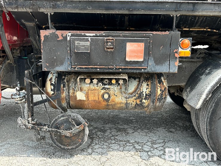 1979-ford-8000-image-10