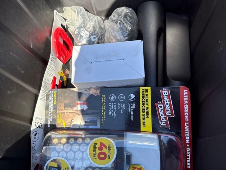 2200---box-of-miscellaneous-tools-image-5