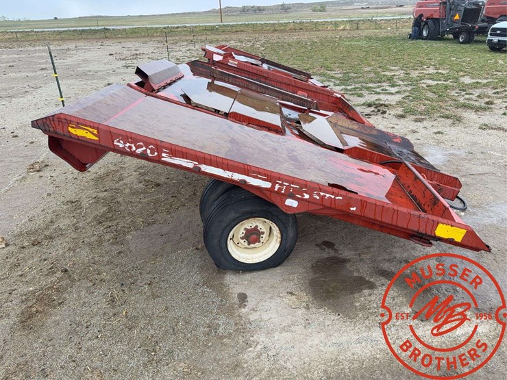 hesston-4820-image-6