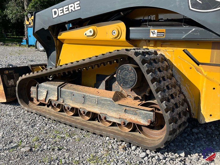 2020-deere-331g-image-8