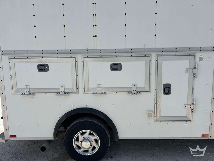 2008-ford-e350-image-17