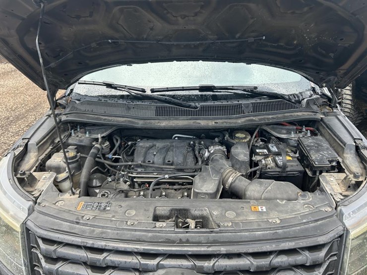 2017-ford-explorer-image-15