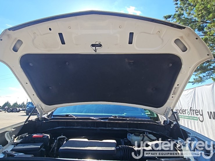 2022-chevrolet-1500-image-16