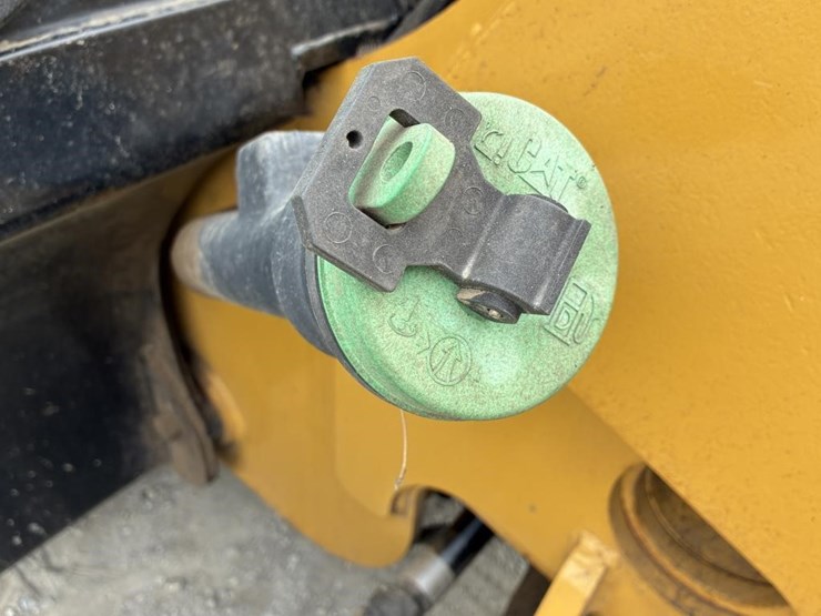 2015-caterpillar-th255c-image-13