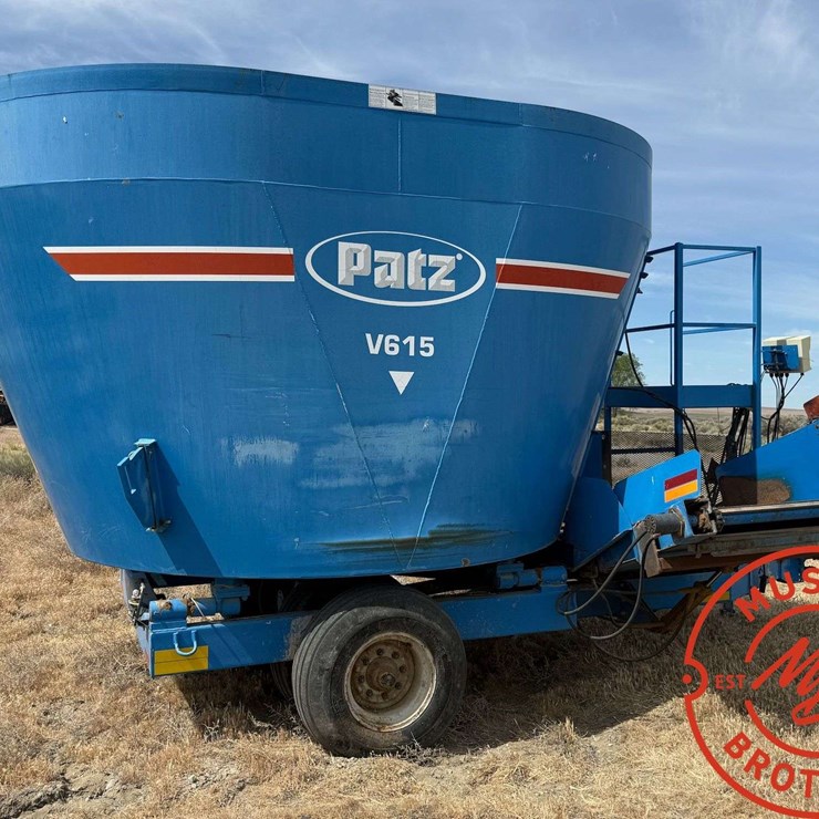 Patz V615 Vertical Feed/Mixer Wagon