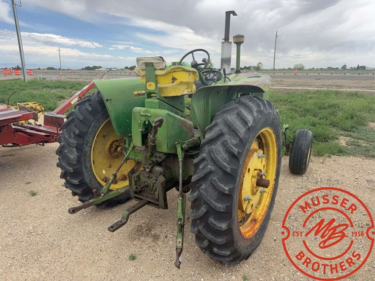 john-deere-3020-image-5
