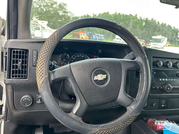 2011-chevrolet-express-2500-image-13