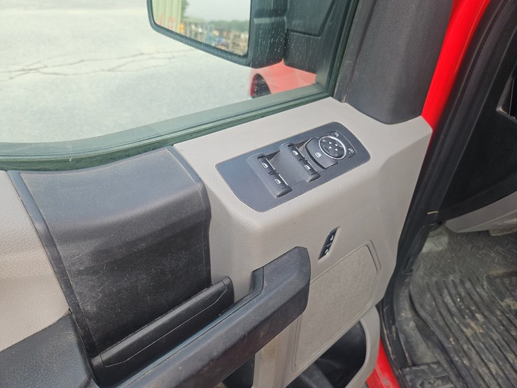 2018-ford-f150-image-17