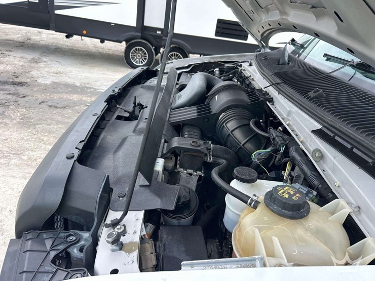 2013-ford-e-250-cargo-van-image-7