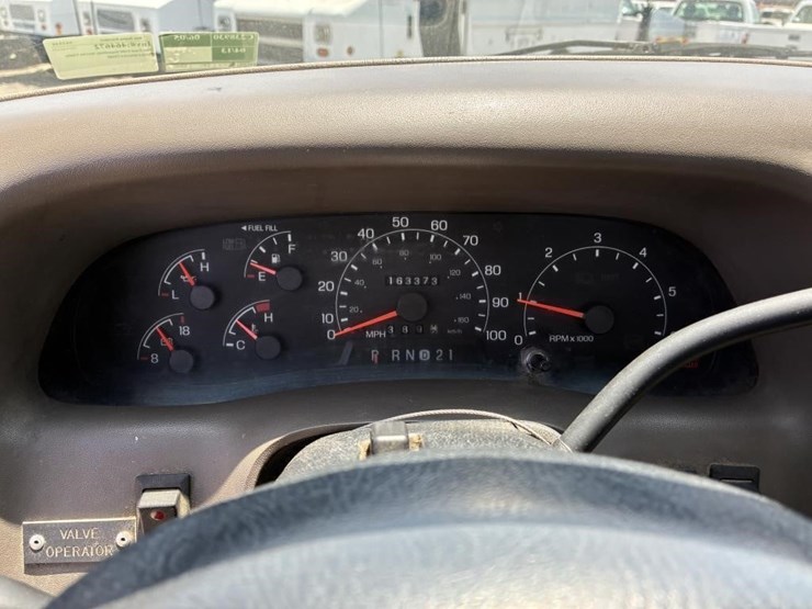 2001-ford-f450-image-23