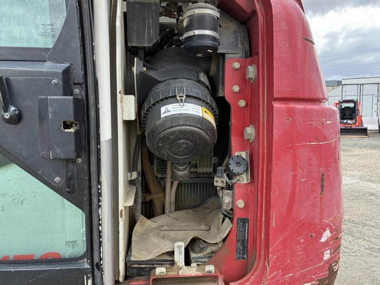 2018-takeuchi-tb2150-image-33
