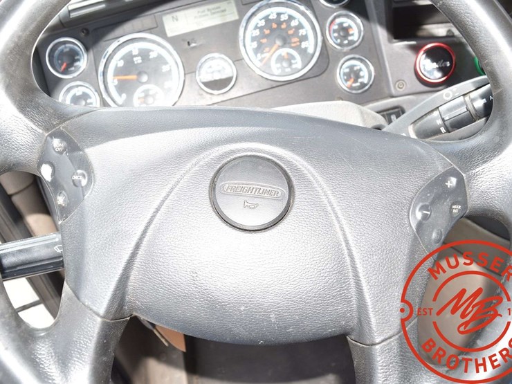 2017-freightliner-cascadia-125-image-46