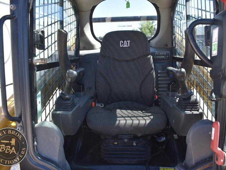 2021-caterpillar-262d3-image-37