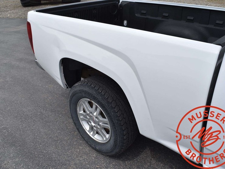 2010-gmc-canyon-sle-image-13