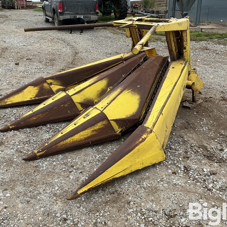 John Deere 3R30 Forage Header