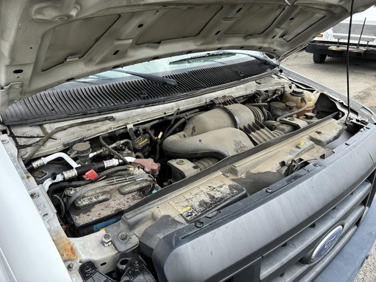 2012-utility-van-image-8