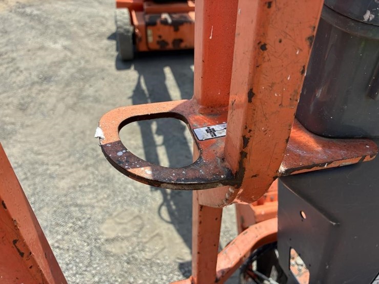 2012-jlg-e400ajpn-image-13