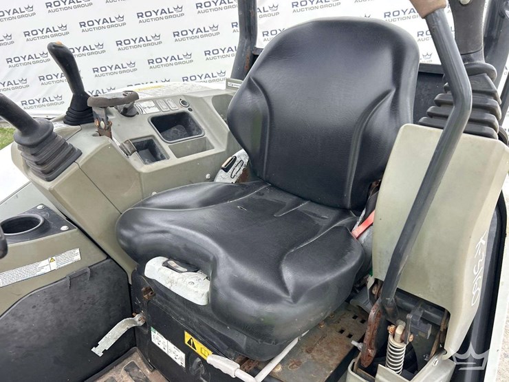 2019-bobcat-e32i-image-13