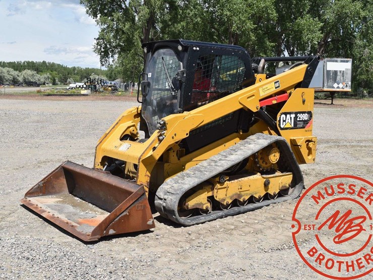2016-caterpillar-d2-image-4