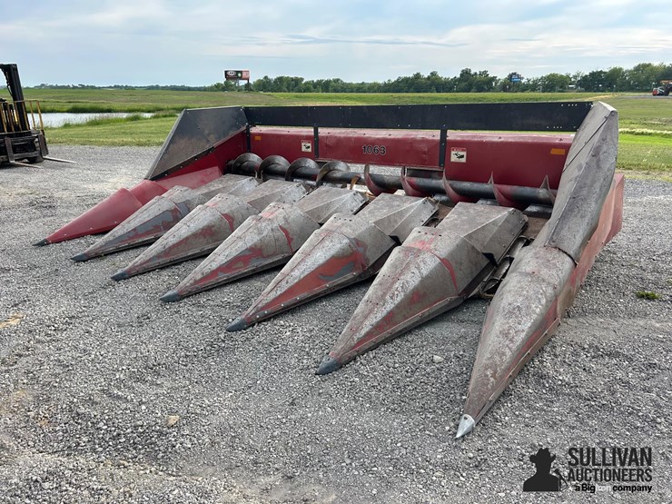 case-ih-1063-image-1