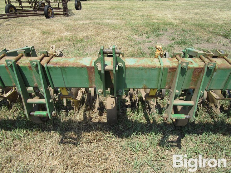 john-deere-825-image-9