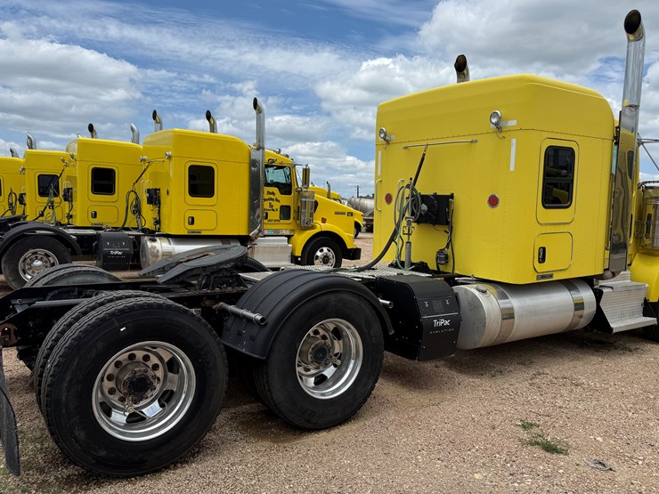 2015-kenworth-t800-image-5