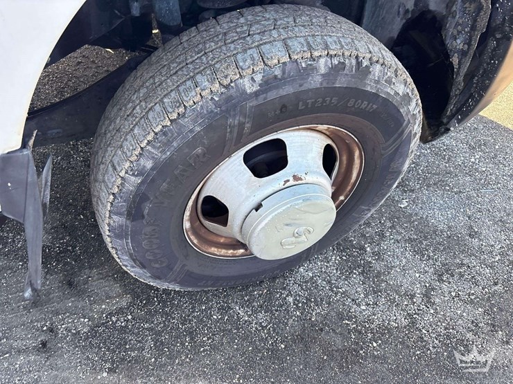 2015-dodge-3500-image-27