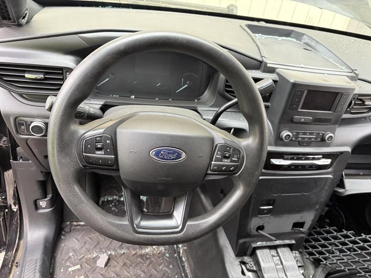 2021-ford-explorer-police-interceptor-image-19