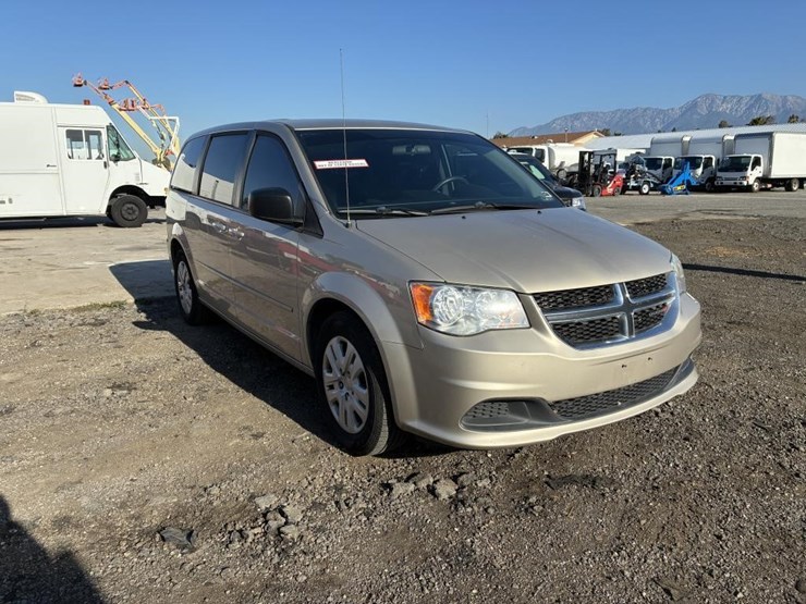 2016-dodge-grand-caravan-image-2