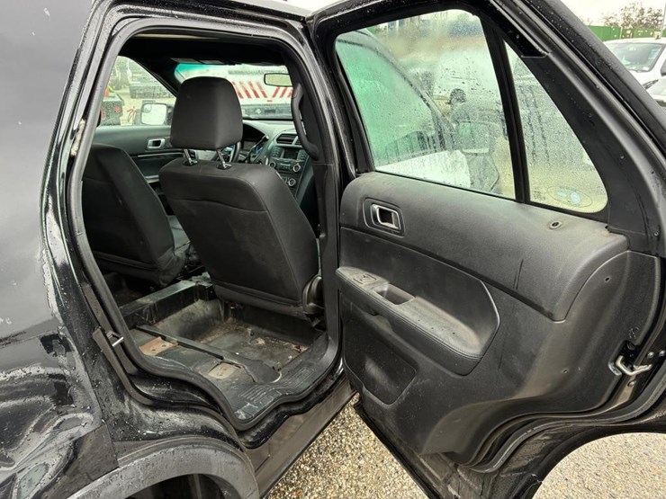 2017-ford-explorer-police-interceptor-image-16