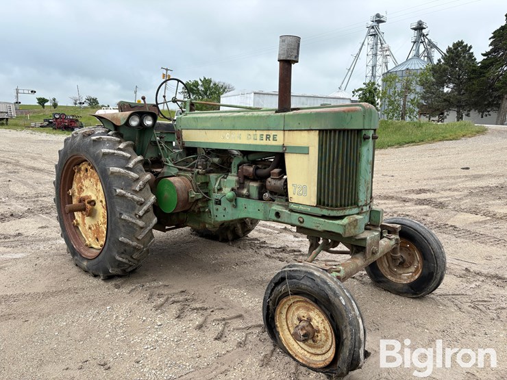 john-deere-720-image-3