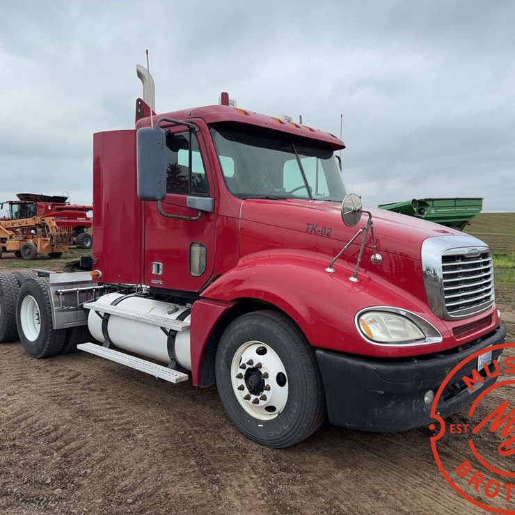 2007 FREIGHTLINER COLUMBIA 120
