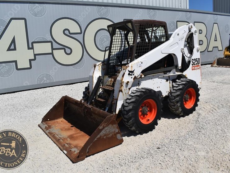 2007-bobcat-s250-image-11
