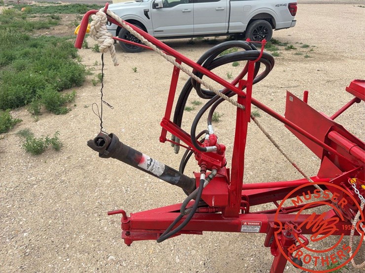 new-holland-1002-image-14