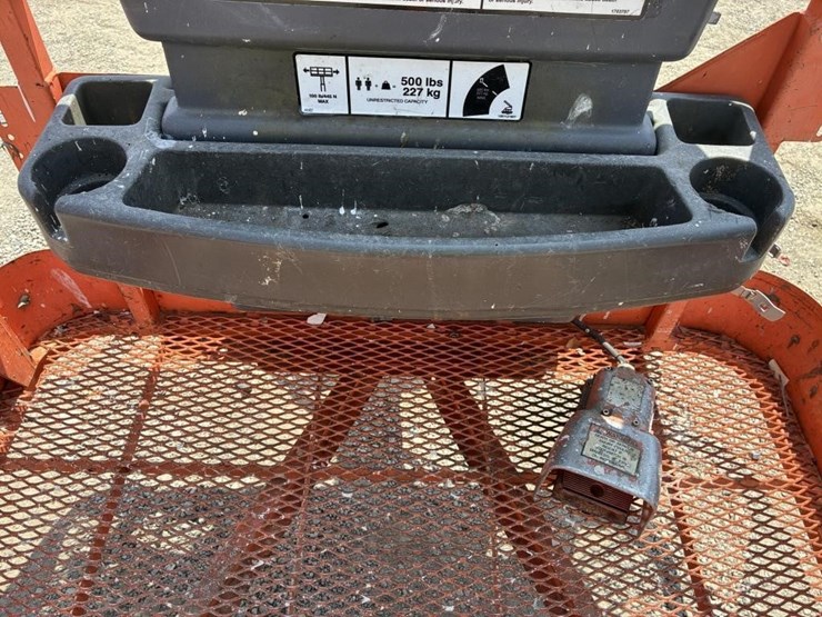 2012-jlg-e400ajpn-image-10
