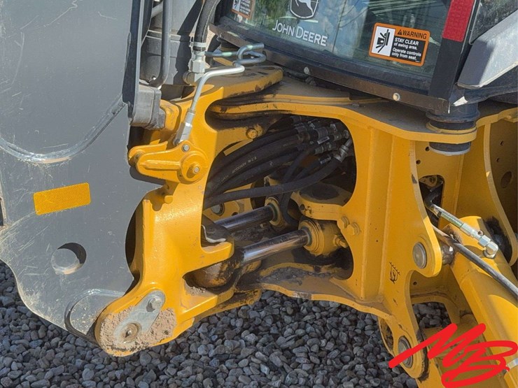 2023-deere-310sl-image-35