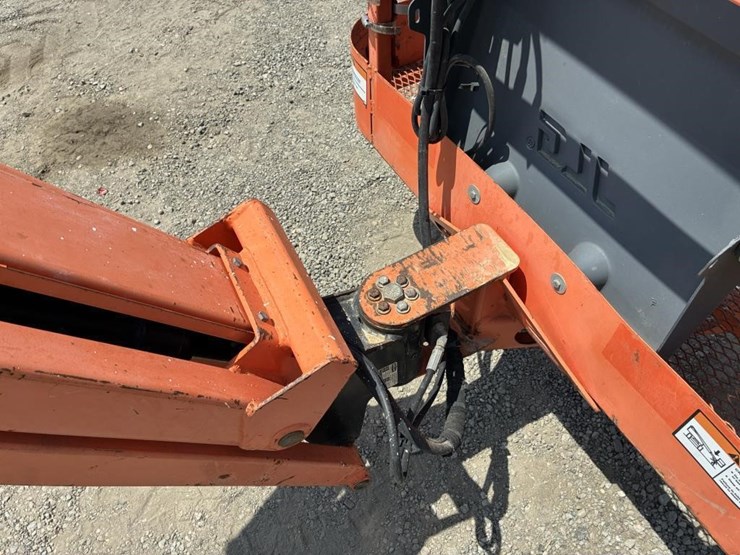 2012-jlg-e400ajpn-image-16