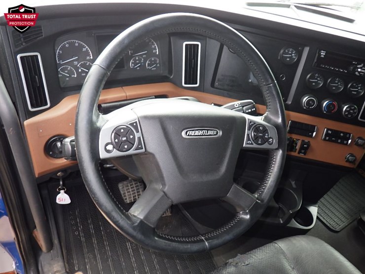 2021-freightliner-cascadia-126-image-22