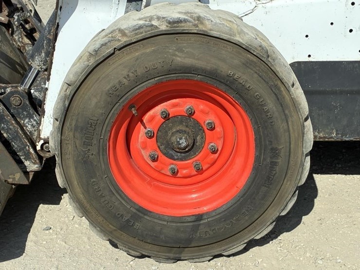 2023-bobcat-s590-image-12