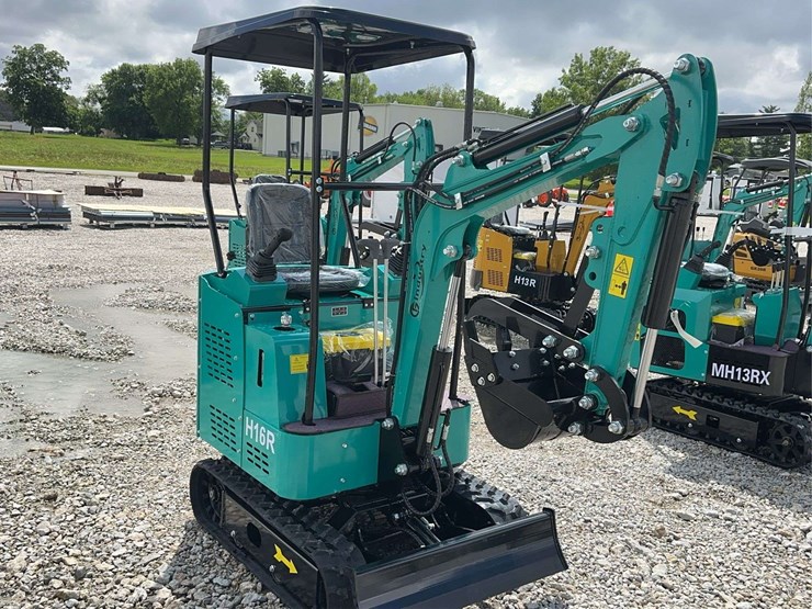 g-industry-h16r-mini-excavator-with-canopy-and-thumb-attachment-image-17