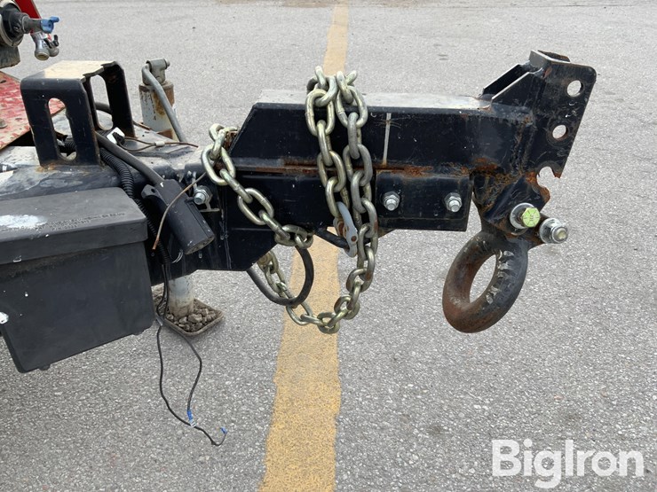 2020-massey-ferguson-730-image-10