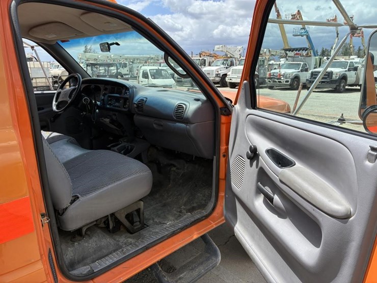 1999-dodge-ram-3500-image-13