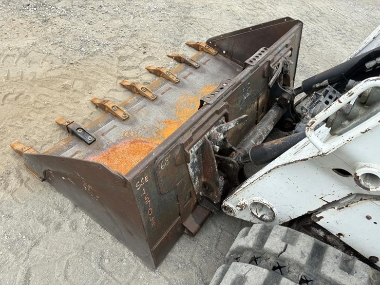 2020-bobcat-t590-image-8