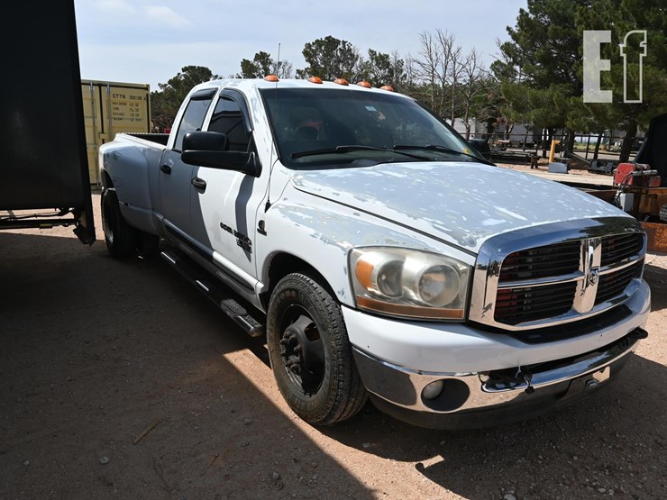 2006-dodge-ram-3500-image-13