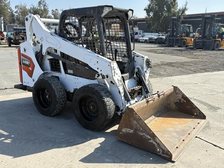 2023-bobcat-s590-image-2