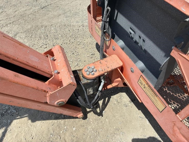 2011-jlg-e400ajpn-image-17