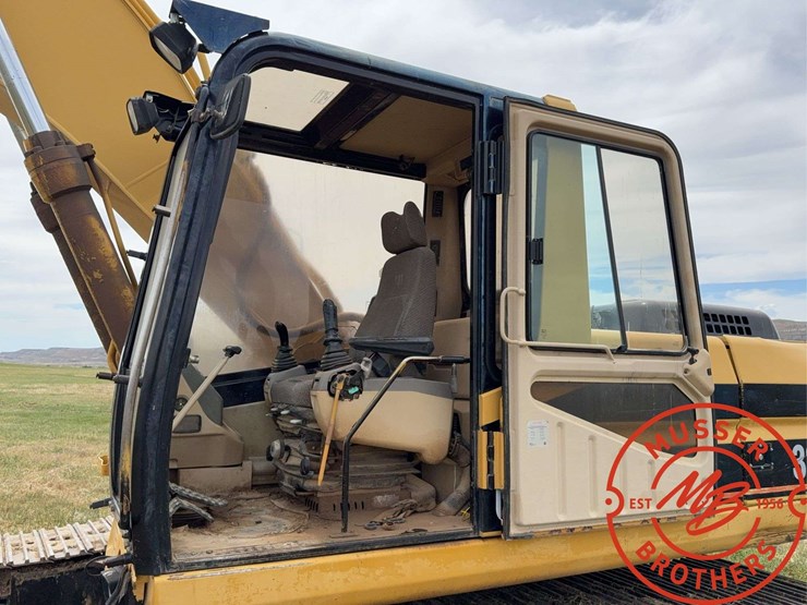 caterpillar-325b-image-30
