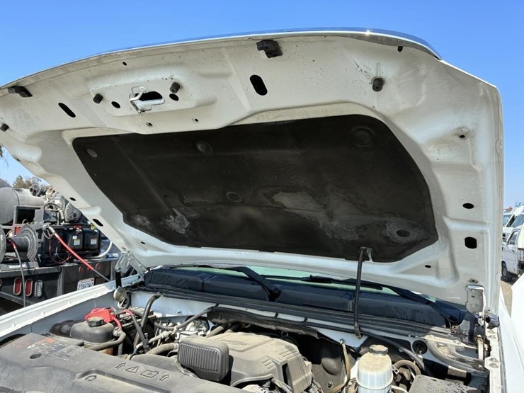 2011-chevrolet-3500-image-9