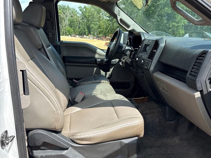 2017-ford-f150-image-8